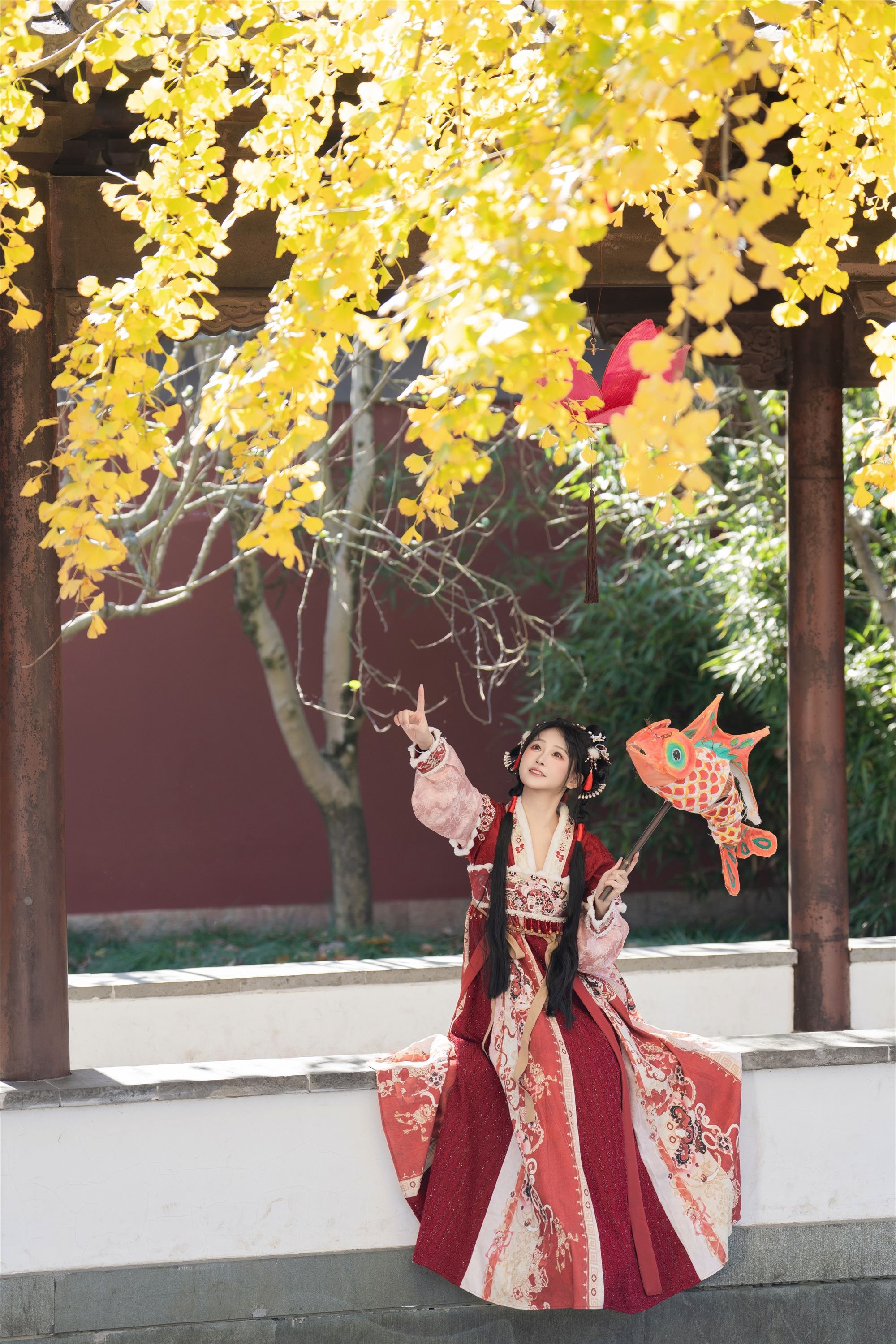 YITUYU艺图语 2025.01.31 提前过蛇年了 湫一只岁岁